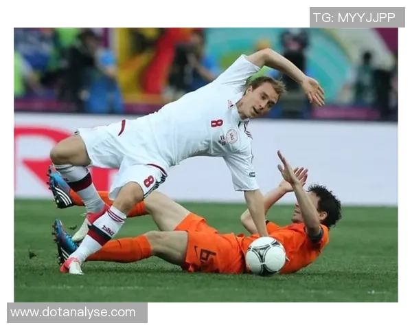 足球场上球星精彩踩球瞬间真实还原展现卓越技术与球感魅力 足球场上球星精彩踩球瞬间真实还原展现卓越技术与球感魅力